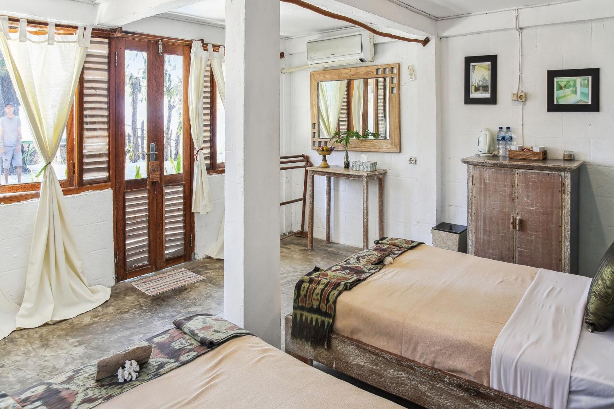 Cemara Beachfront Suite Mondu Exterior photo